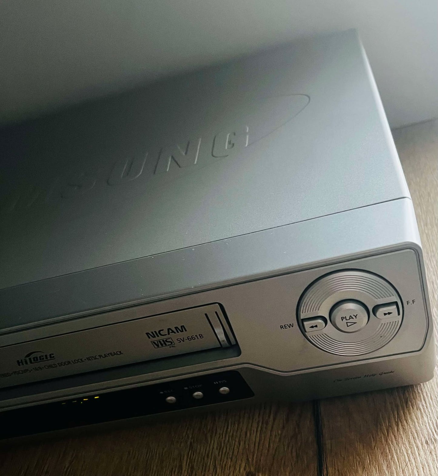 Samsung SV-661B Video Recorder + Remote + Scart to HDMI Lead + 3 VHS Video Tapes