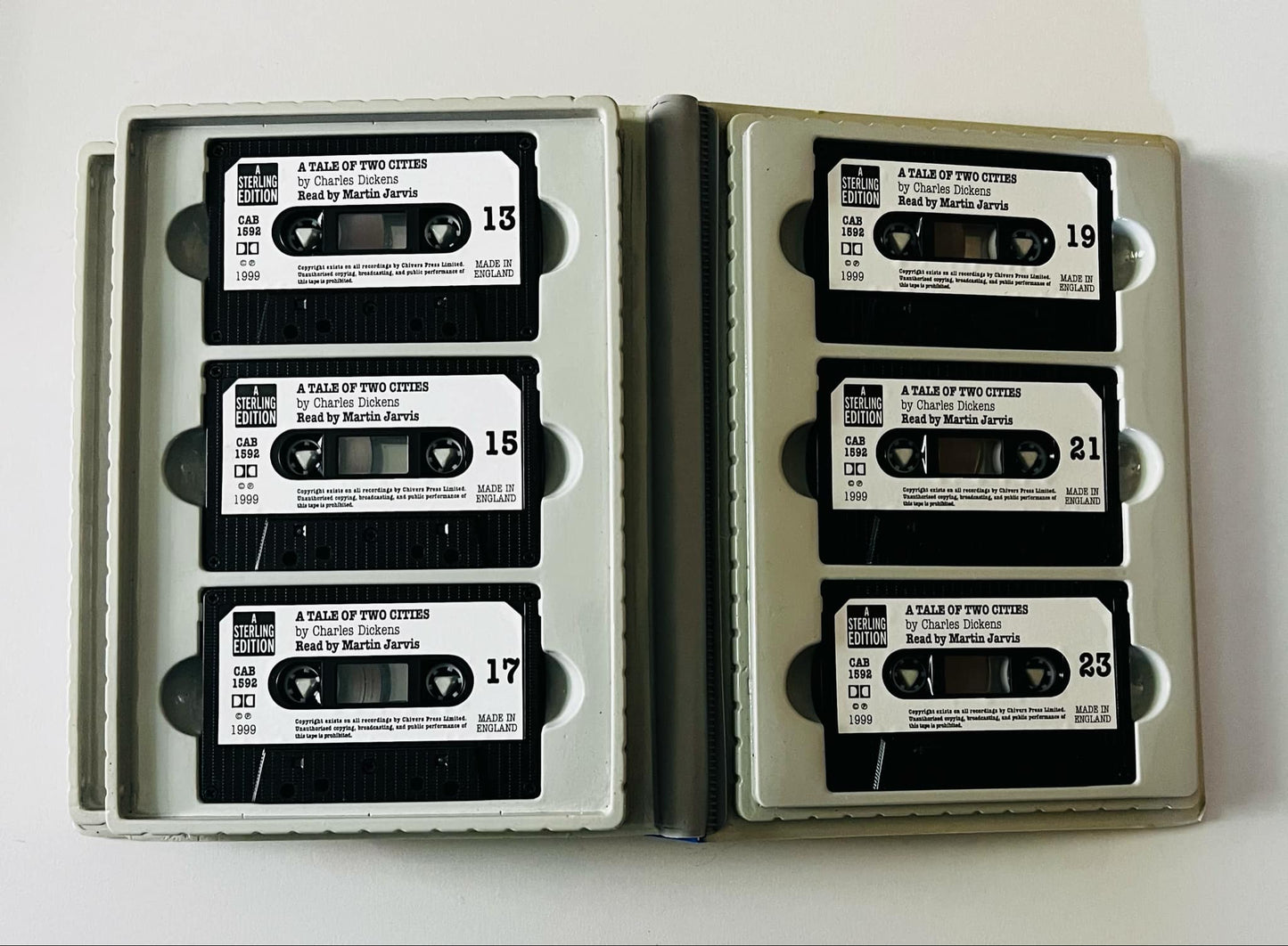 A Tale Of Two Cities (Charles Dickens) (12 Cassettes)