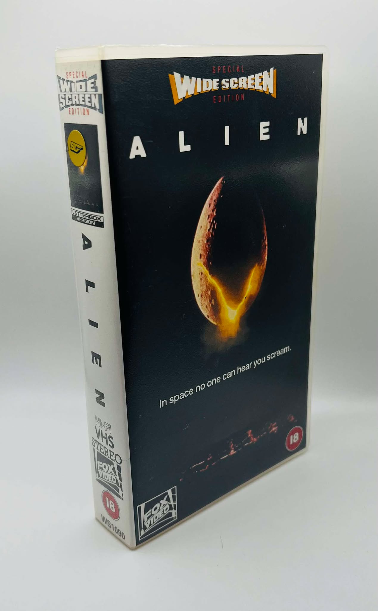 Alien (Widescreen Version) (18)