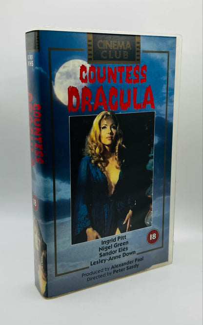 Countess Dracula (18)