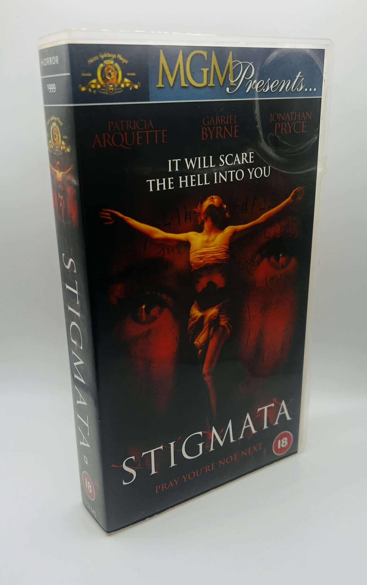 Stigmata (18)